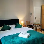 Hugo Eden Krakow