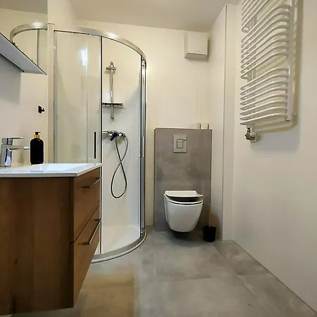 Hugo Eden Apartamento